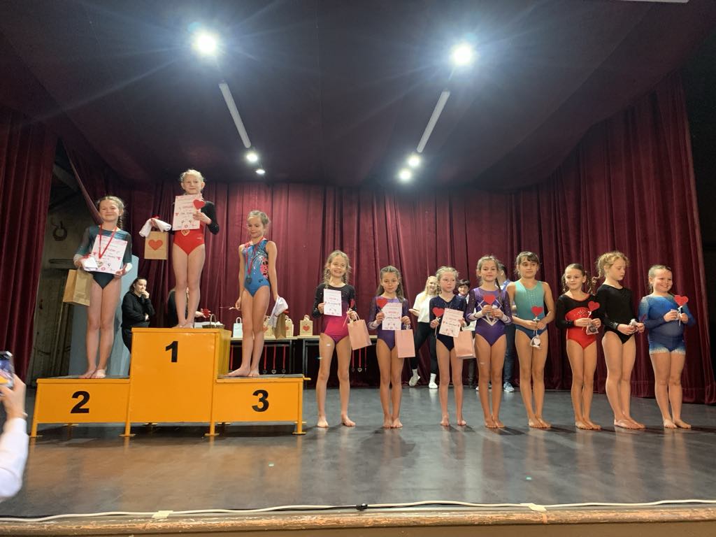 Láska, gymnastika a spousta srdcí: První ročník Láskyplného závodu v Napajedlích