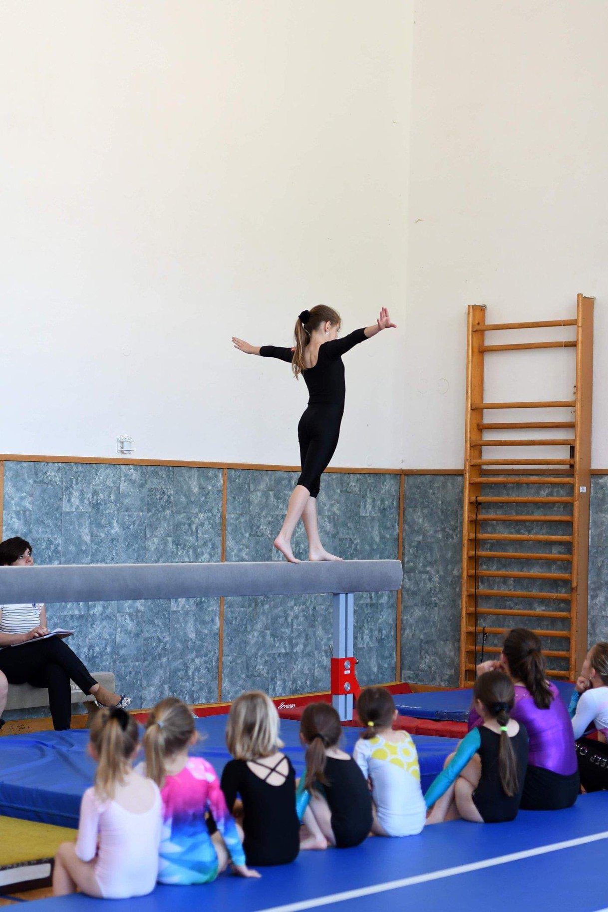 Gymnastka na kladině